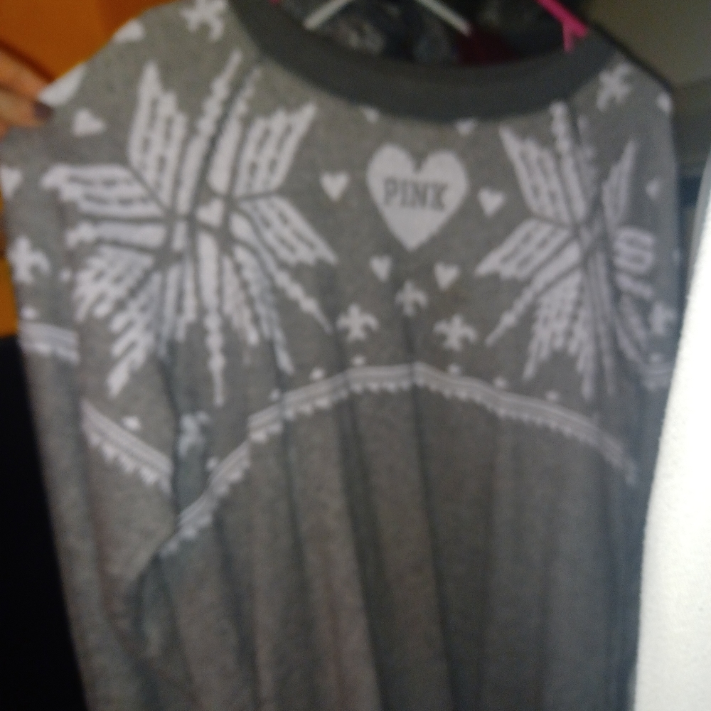 Limited PINK holiday winter sweater - Picture 2 of 2